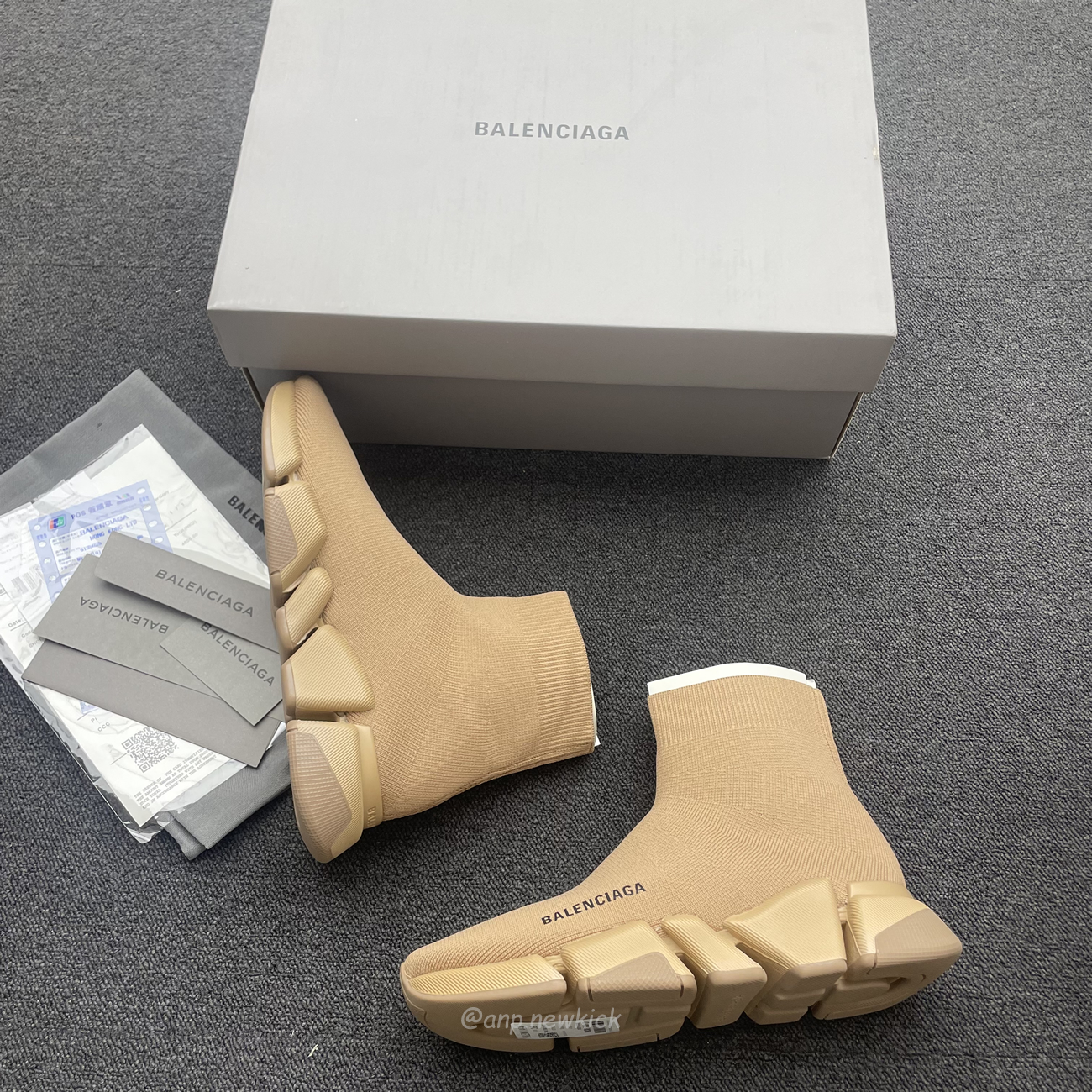 Balenciaga Speed 2.0 Beige Knit Sole Sock Sneakers (3) - www.newkick.vip